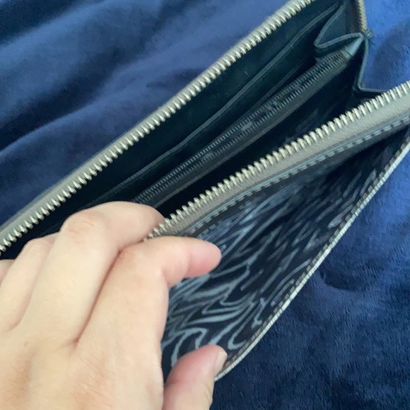 Stella & dot silver tone metallic large wallet - Picture 8 of 10